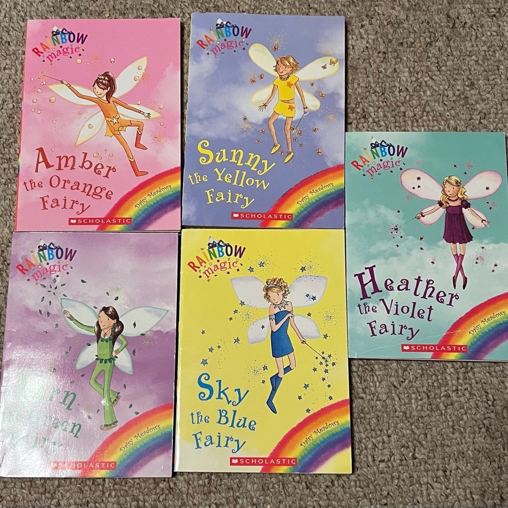 Lot of 5 Rainbow Magic Fairies Children's Kids Chapters Books RANDOM MIX - Picture 2 of 2